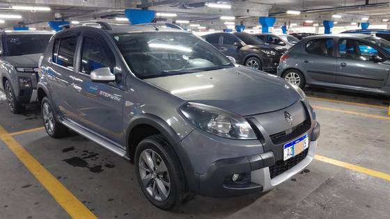 RENAULT SANDERO 1.6 STEPWAY 16V FLEX 4P AUTOMÁTICO RENAULT SANDERO 1.6 STEPWAY 16V FLEX 4P AUTOMÁTICO